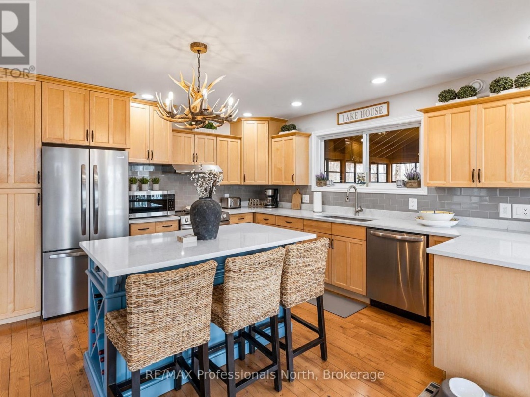 3179 TRAPPERS TRAIL, Miskwabi Lake