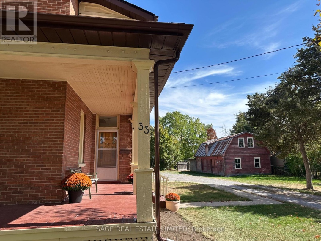 33 JOHN STREET, Kawartha Lakes (Bobcaygeon)