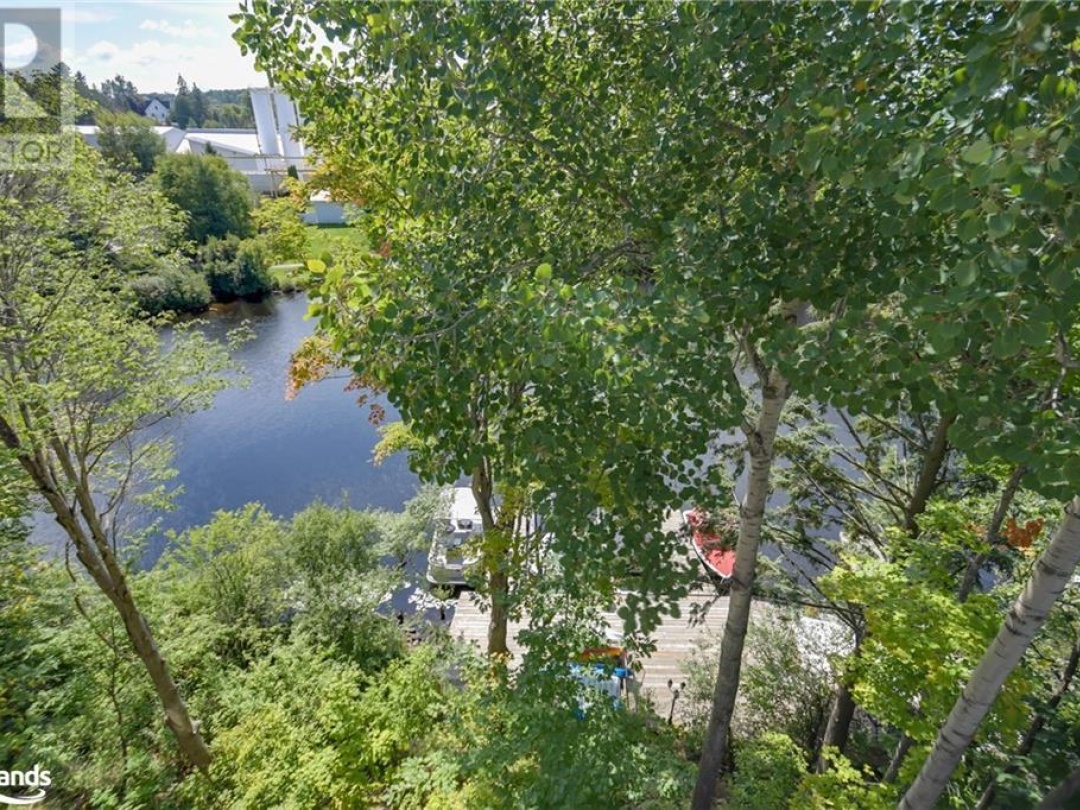 31 Dairy Lane Unit# 401, Muskoka River