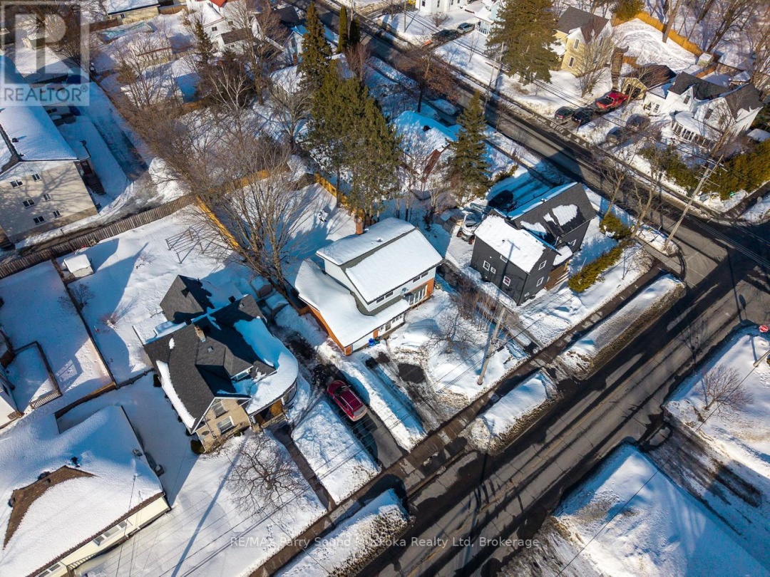 55 A CASCADE STREET E, Parry Sound