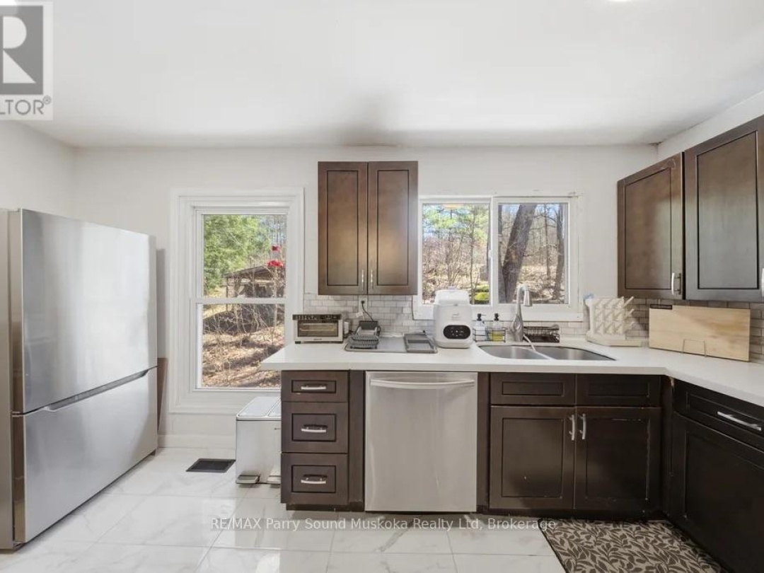 28 BLACK ROAD, Seguin