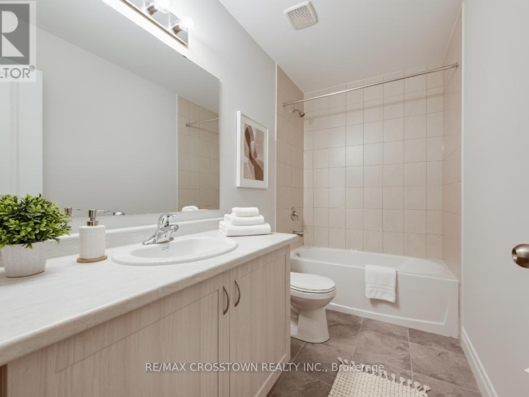 22 MCCONNELL CRESCENT, Bracebridge (Macaulay)