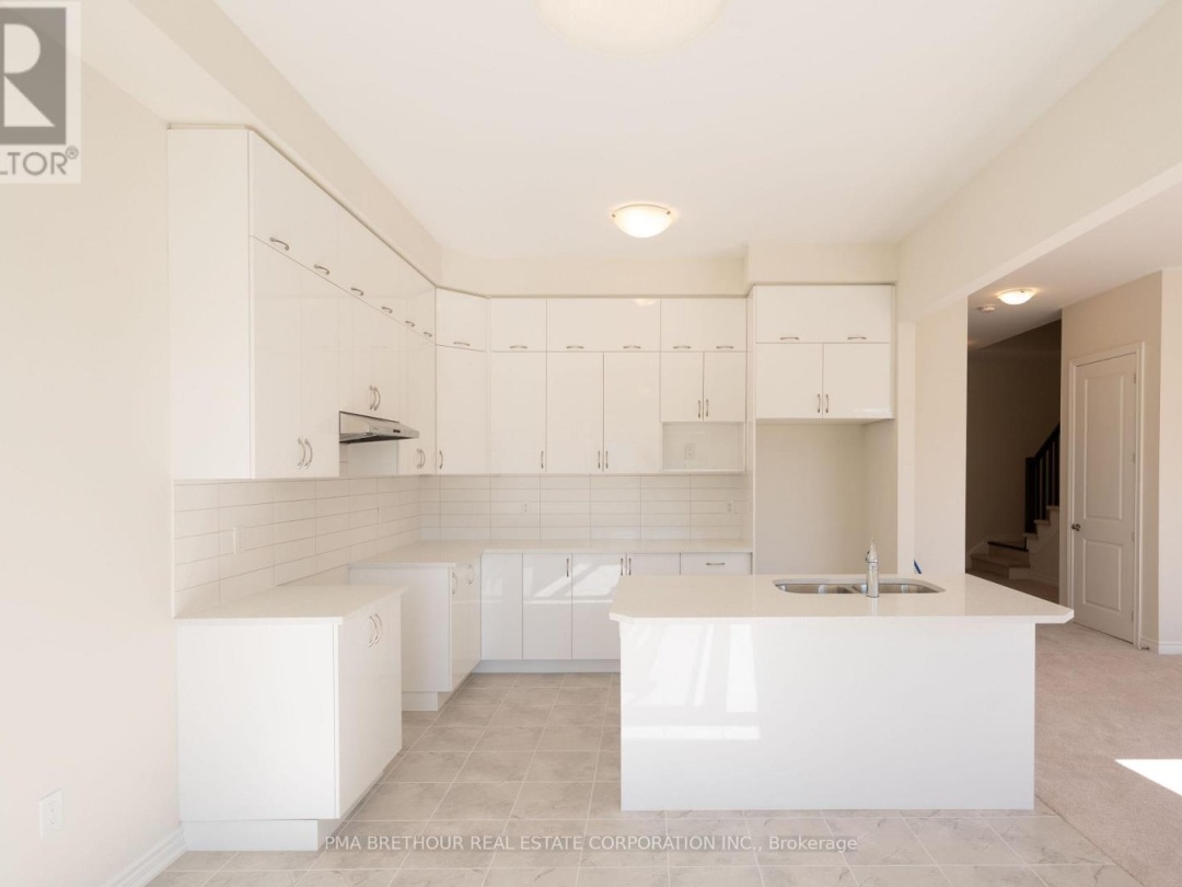400 BEECHWOOD FOREST LANE, 
