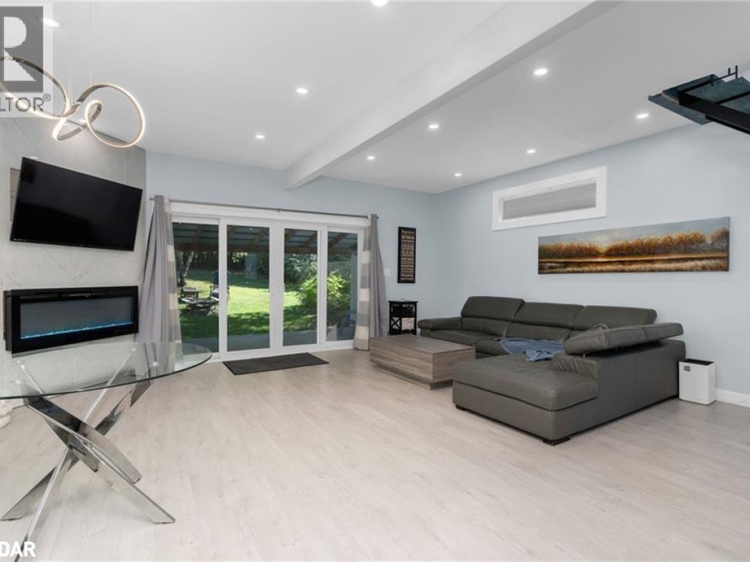 14 FETTERLY Street N, 