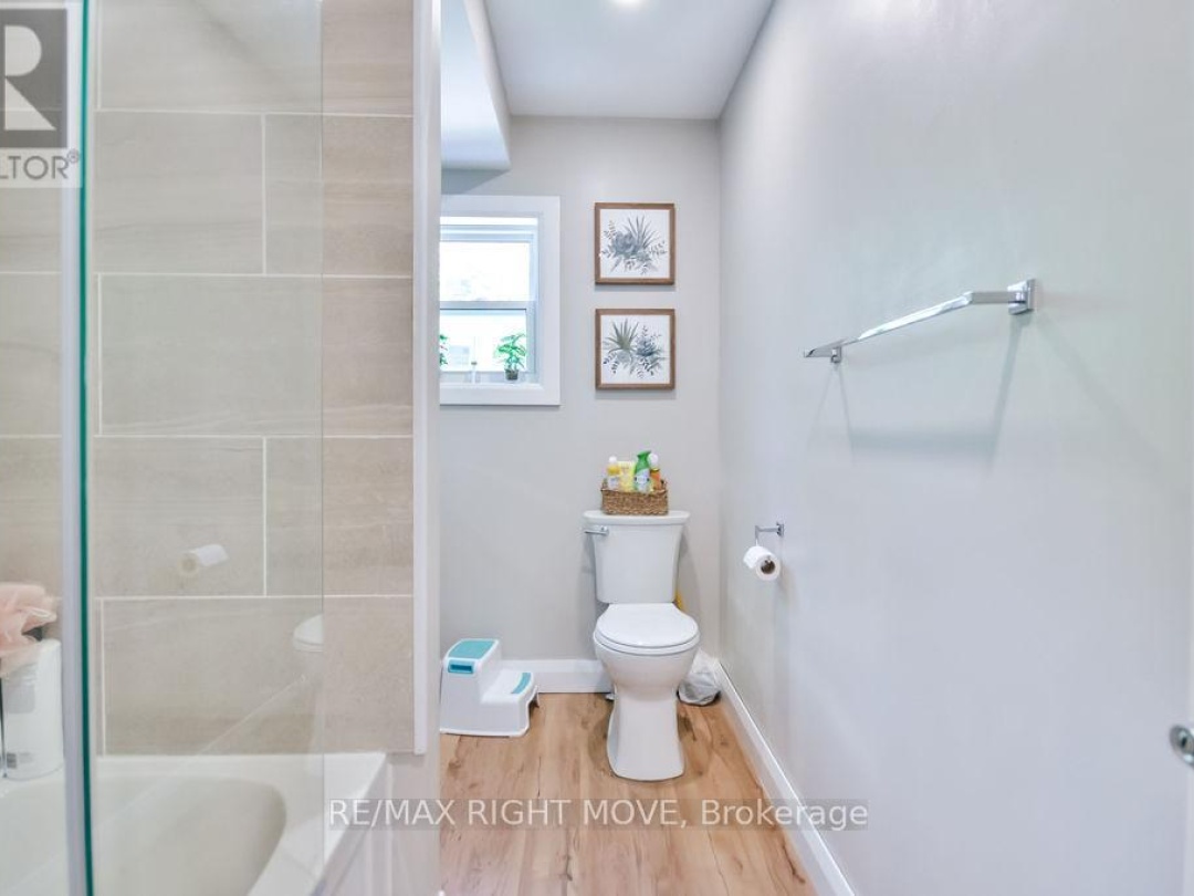 6896 PENTLAND LANE, 