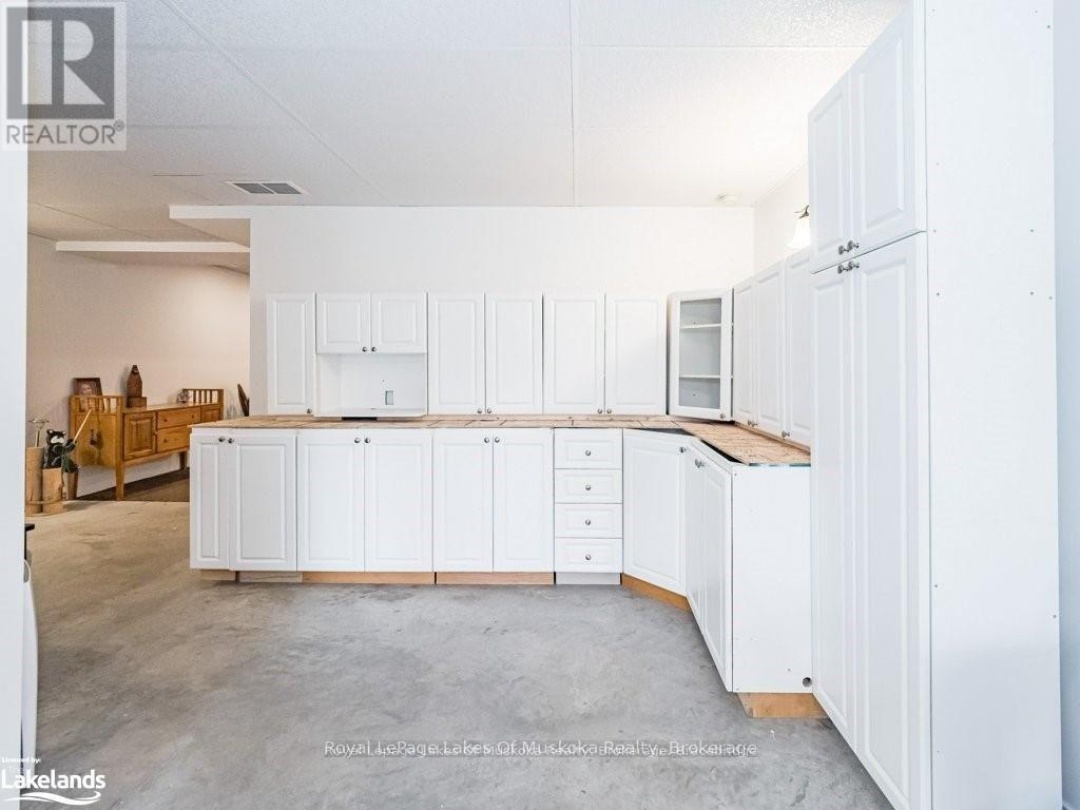 2411 HWY. 118 E. HIGHWAY, Bracebridge (Draper)