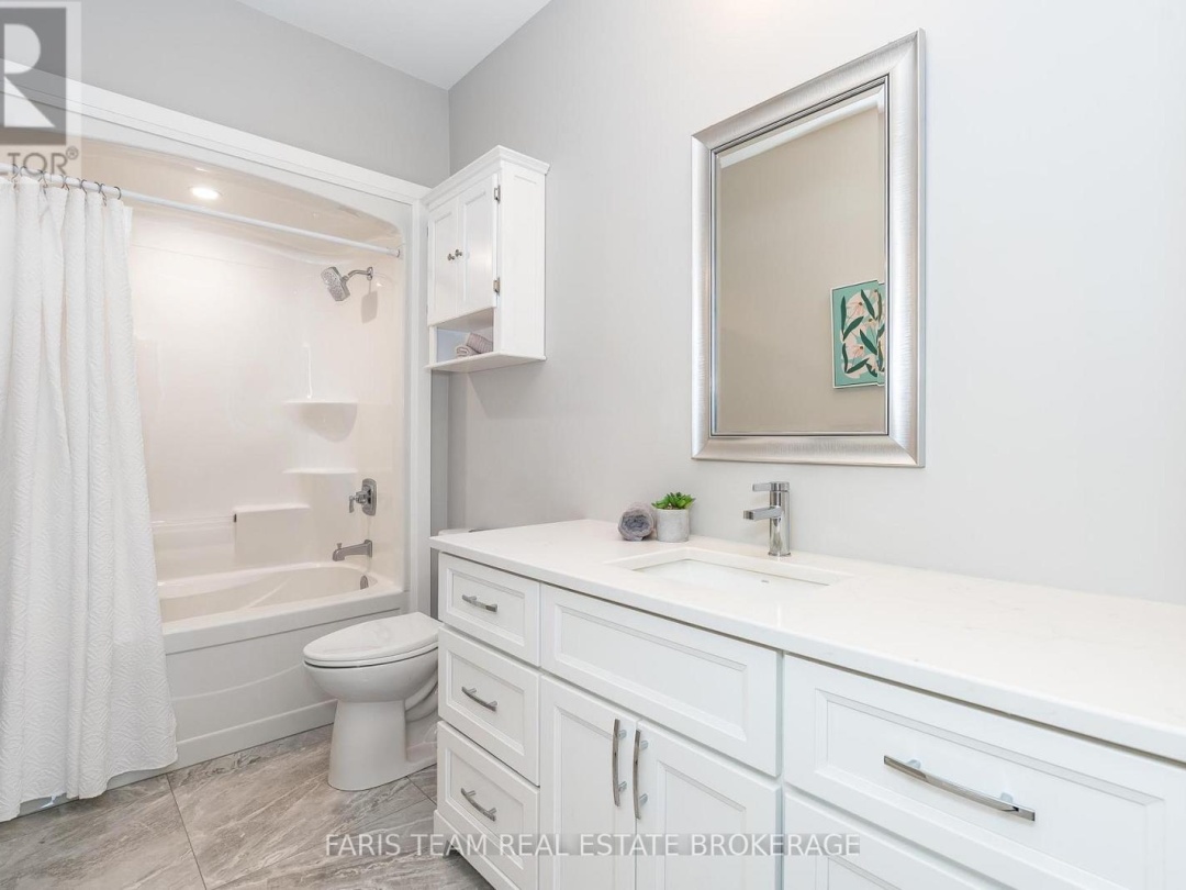5 BREANNA BOULEVARD, 