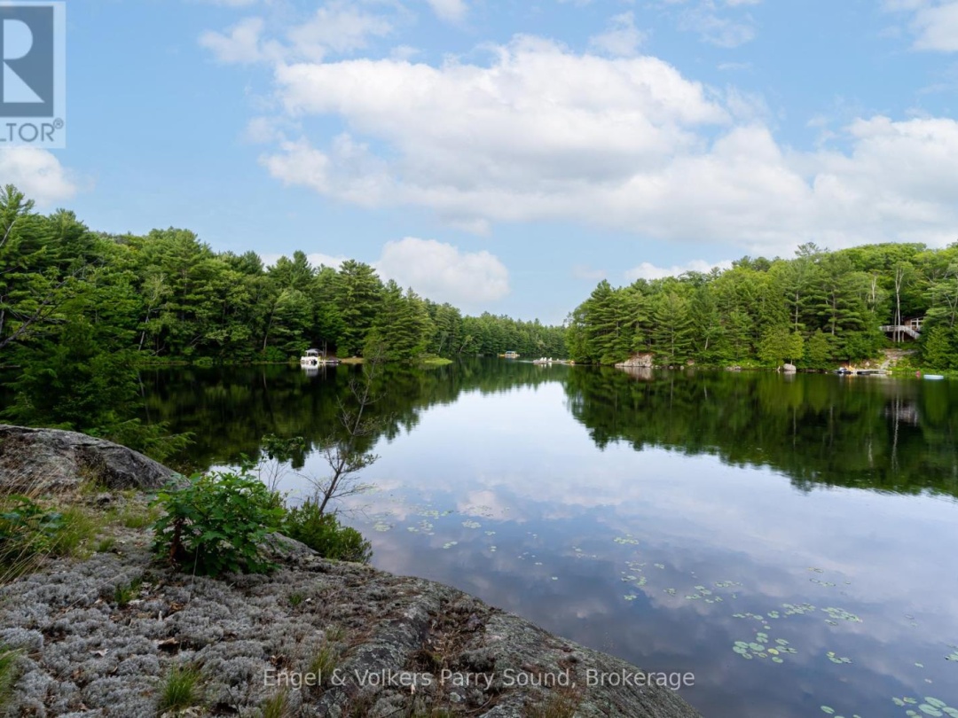 16 GILES ROAD, Otter Lake