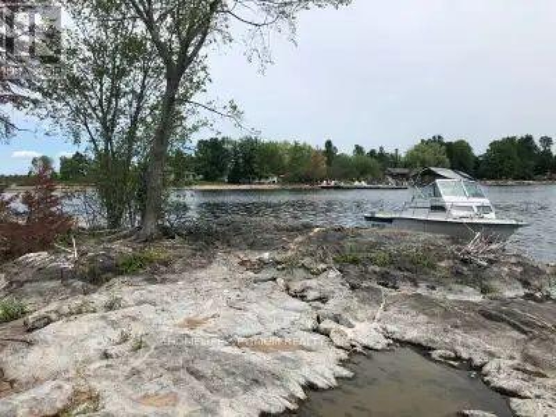 70 GEORGIAN BAY ISLAND, Georgian Bay (Baxter)