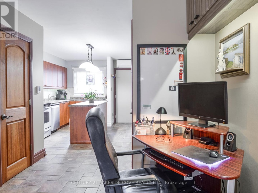 UNIT 29 - 1 PARADISE BOULEVARD, Lake Simcoe