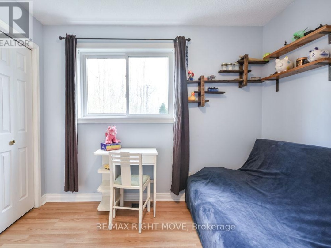 3811 LEO CRESCENT, Barnstable Bay