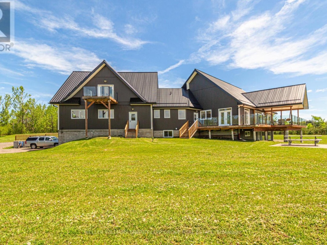 44 Ball Point Road, Kawartha Lakes (Mariposa)