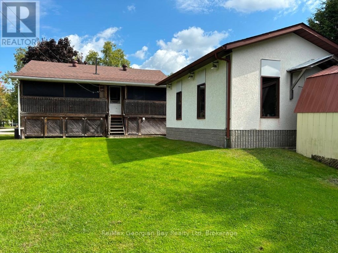 16 COMMUNITY CENTRE DRIVE, 