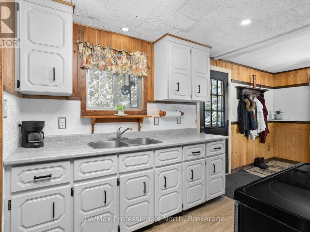 1465 FALKENBURG ROAD, Muskoka Lakes (Monck (Muskoka Lakes))