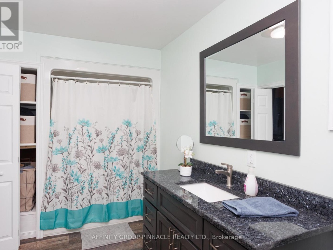 106 COLDSTREAM ROAD, Rosedale Lake
