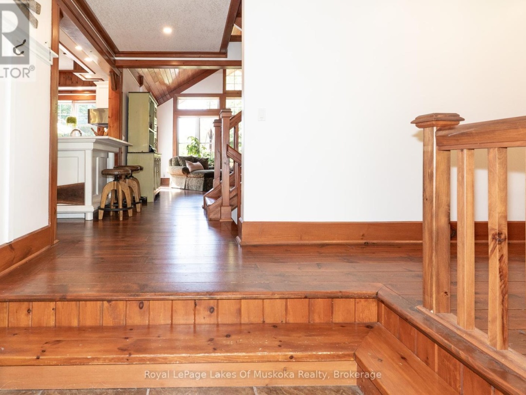 1080 WALKERS GLENN CRESCENT, Lake of Bays (Sinclair)