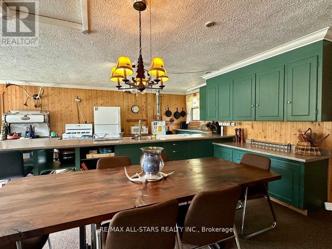380 LEDGE ROAD, Trent Lakes