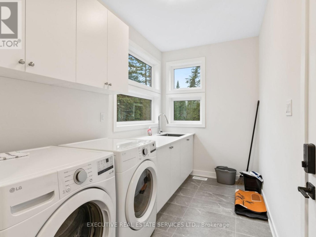 1049 GREENSVIEW DRIVE, Lake of Bays (Franklin)