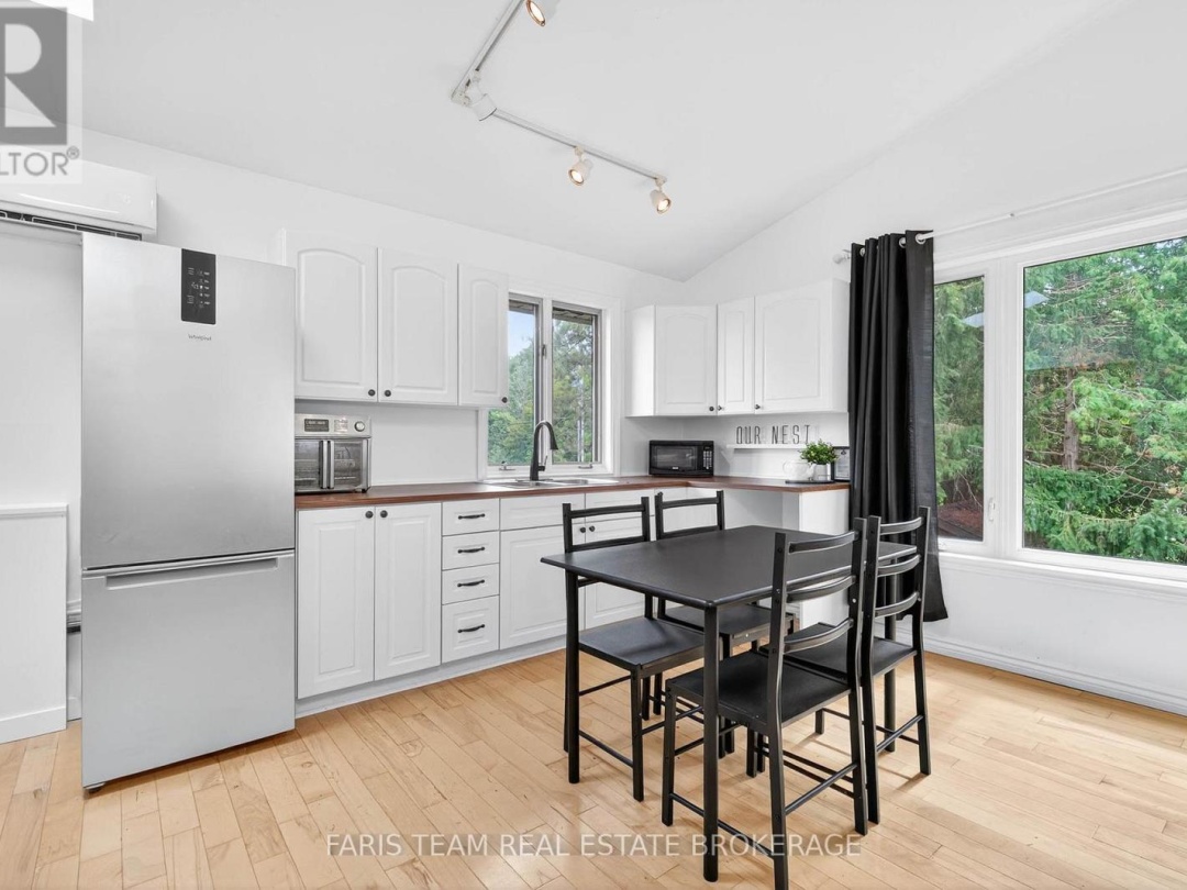 238 ROBINS POINT ROAD, Georgian Bay