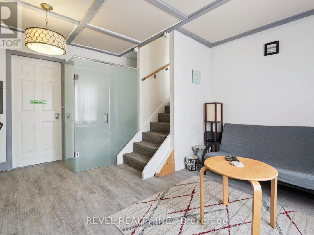 40 GREENWOOD CRESCENT, 