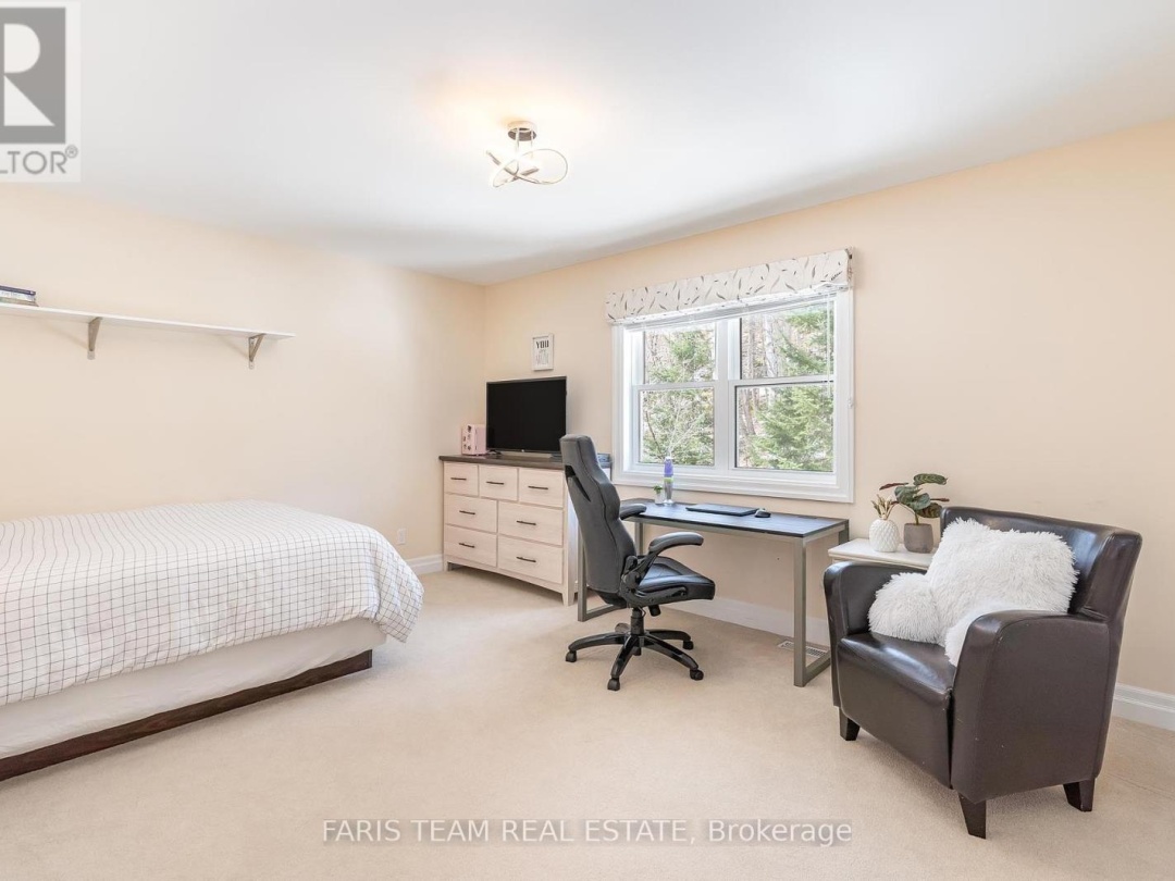 156 Deerfoot Trail, Huntsville (Brunel)