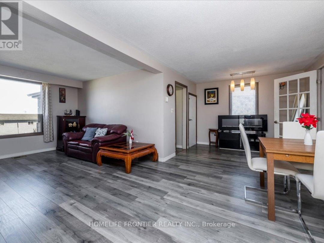 215 OXFORD STREET, Orillia