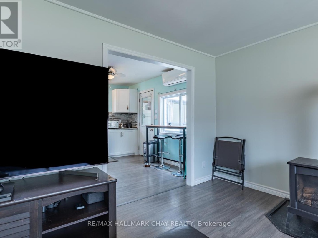 6 DICKSON STREET, Kawartha Lakes (Kinmount)