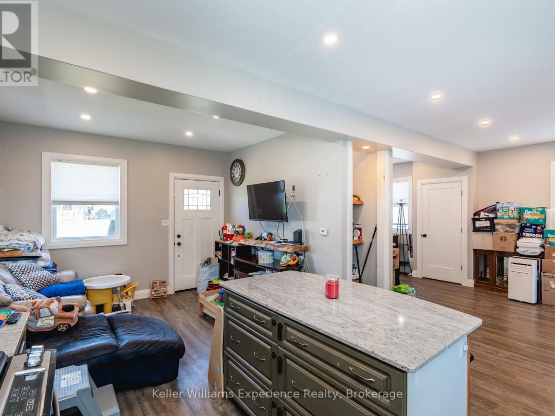 313 Mcnicoll Street, Tay (Port McNicoll)