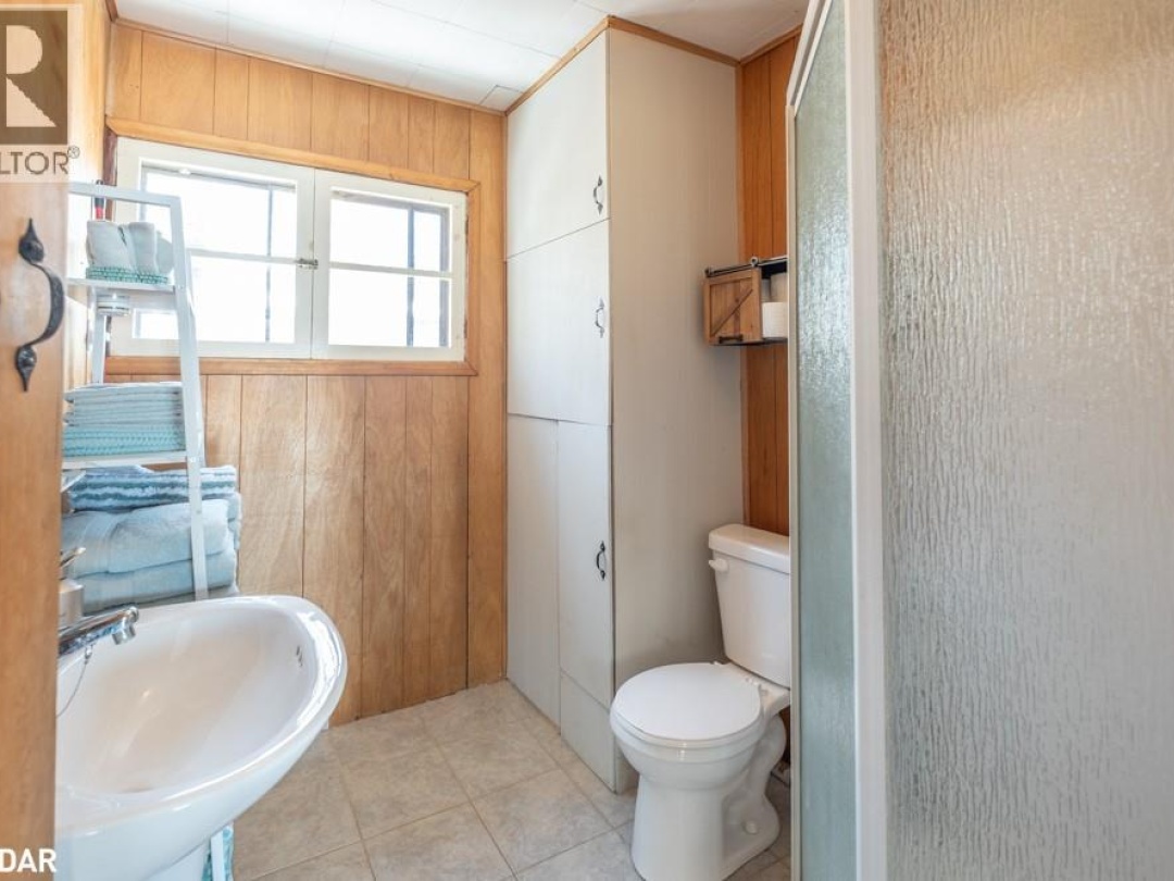 43 GATEWOOD Road, 