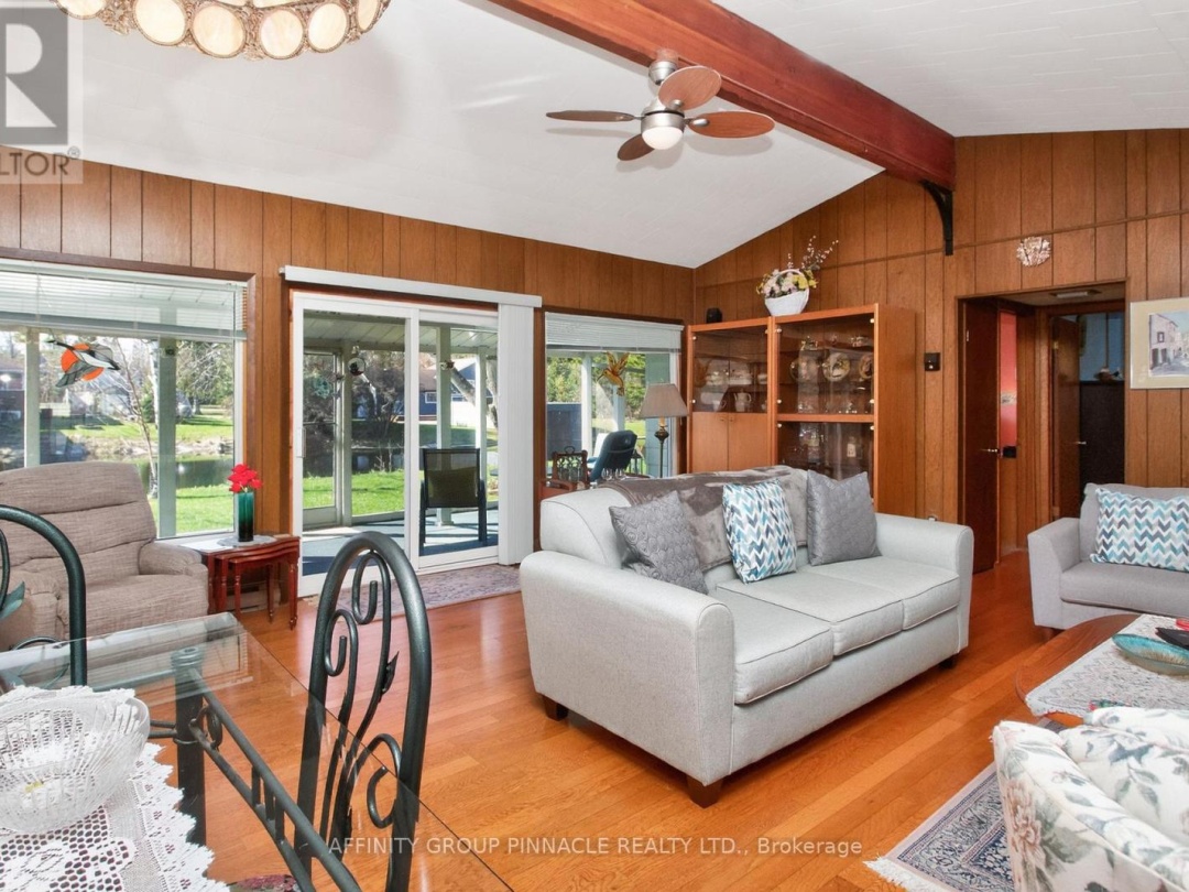 12 NORTH BAYOU ROAD, Sturgeon Lake