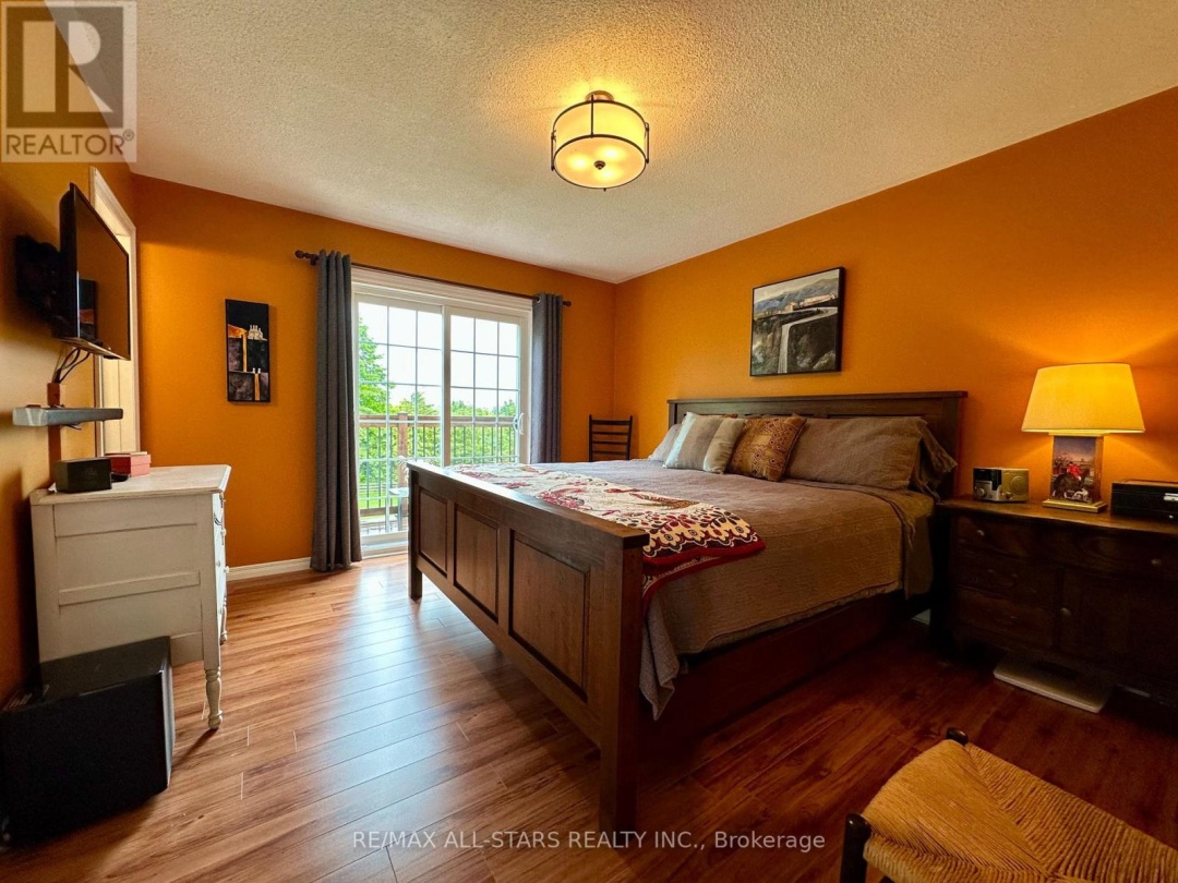 243 WEST STREET, Kawartha Lakes (Bobcaygeon)