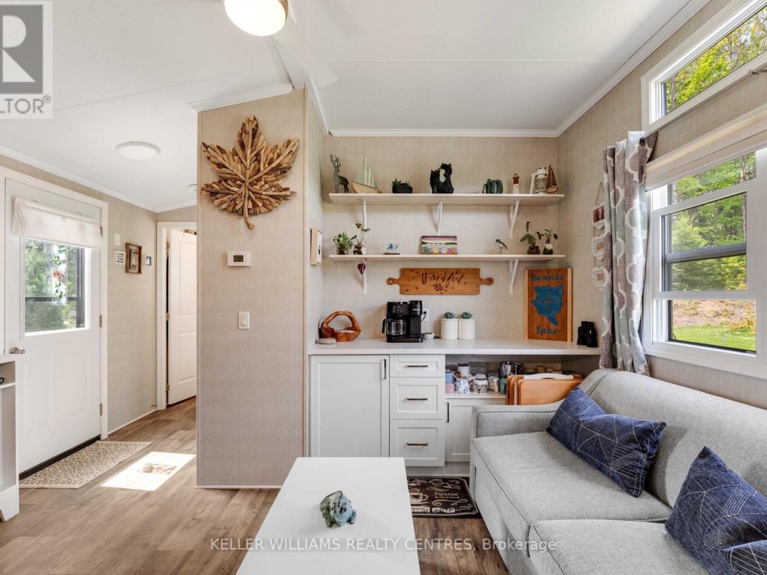 #38 LAKERIDGE - 1047 BONNIE LAKE CAMP ROAD, Bracebridge (Macaulay)