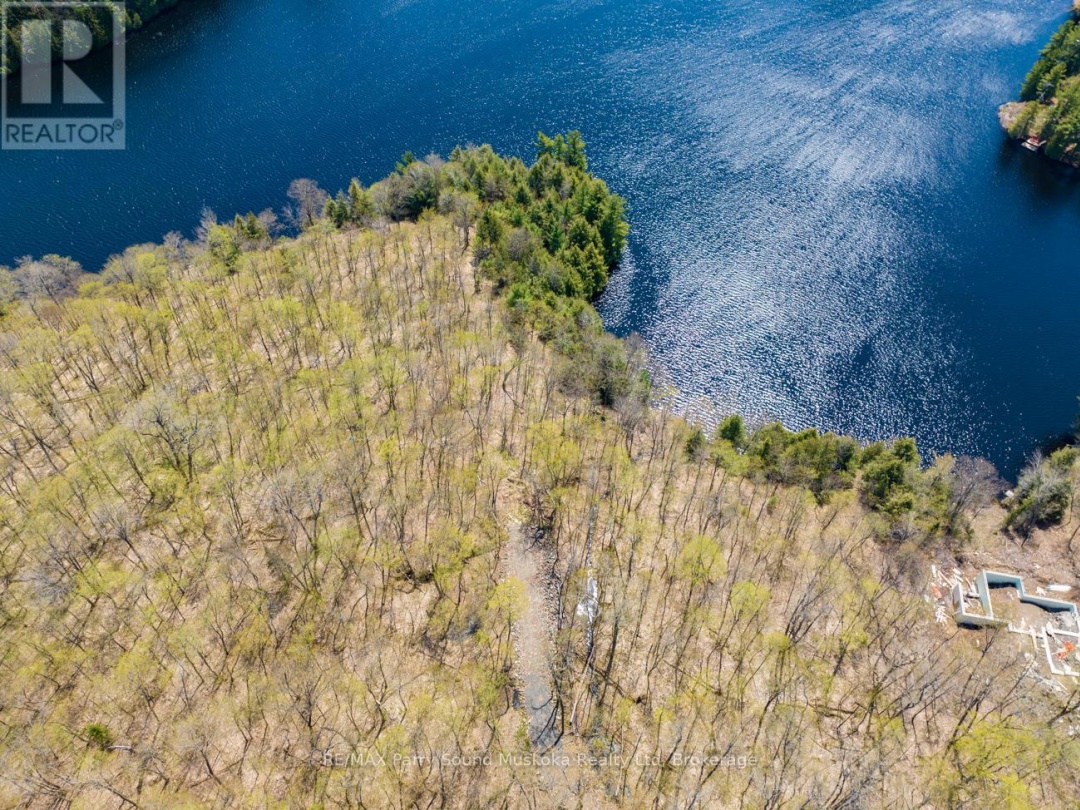 33 PAULS BAY ROAD, Harris Lake