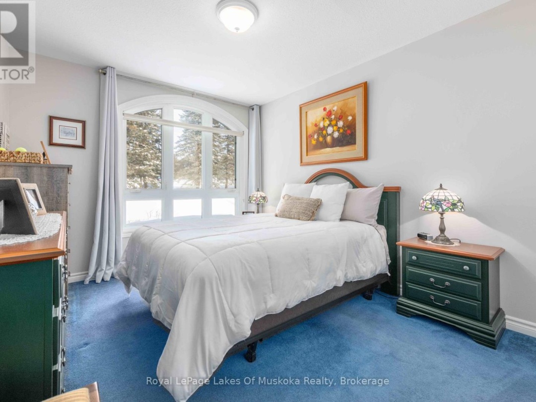 207 - 31 DAIRY LANE, Muskoka River