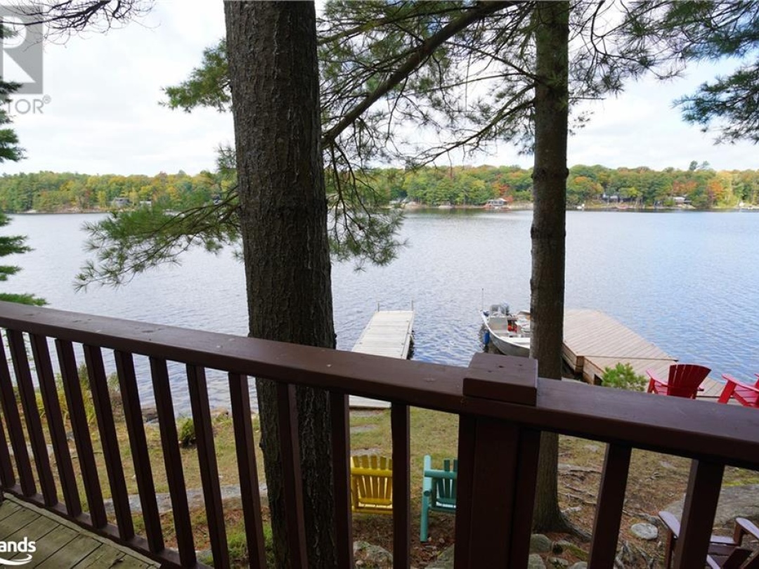 121 Healey Lake, Healey Lake