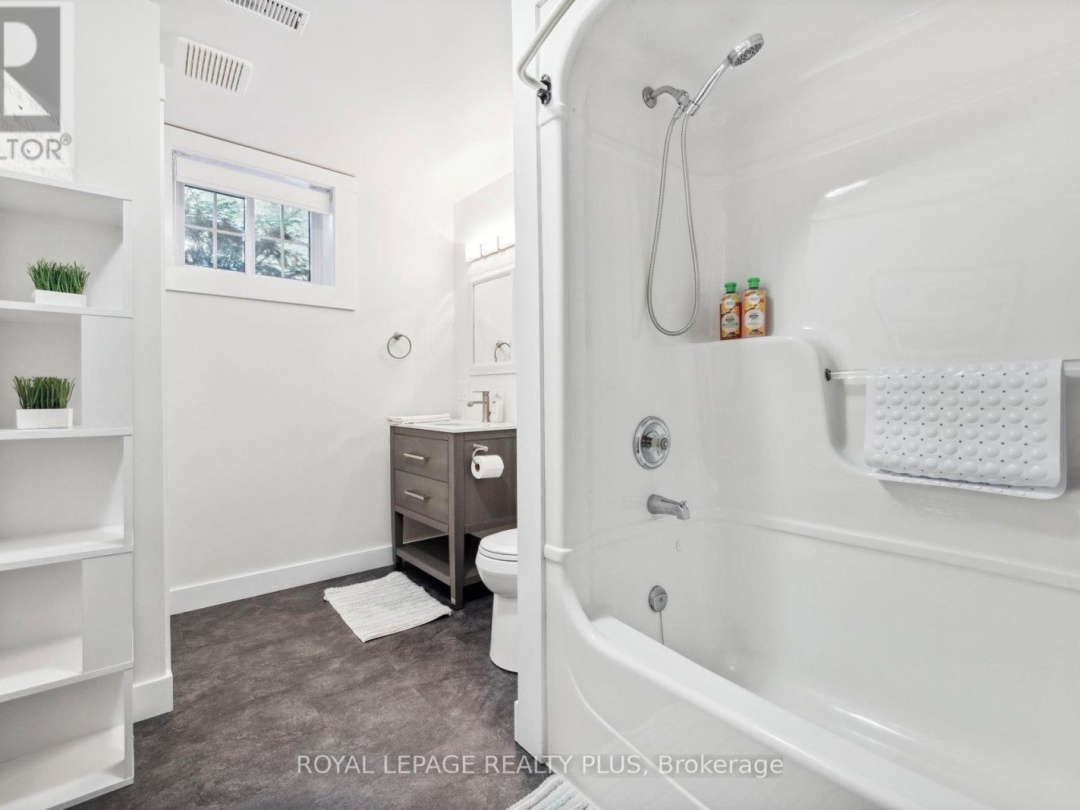 16 BLACK BEAR DRIVE, Burnt River