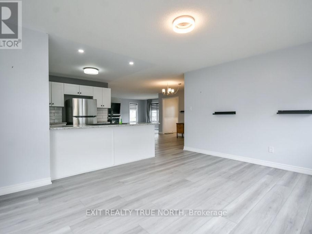 8 SINCLAIR CRESCENT, Ramara (Atherley)