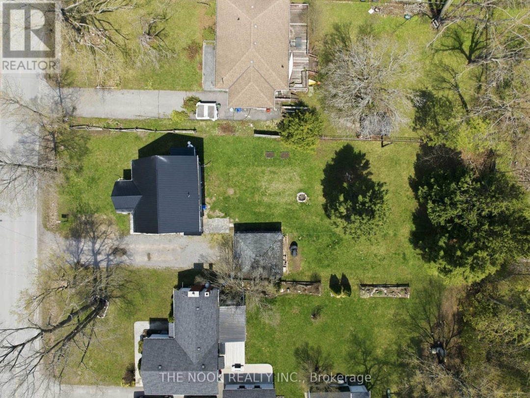 54 CLIFTON STREET, Kawartha Lakes (Fenelon Falls)
