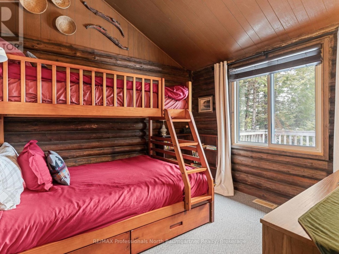 1012 COULSON LANE, Gooderham Lake