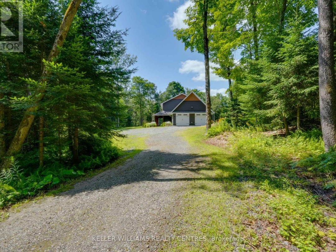96 LINDGREN ROAD E, 