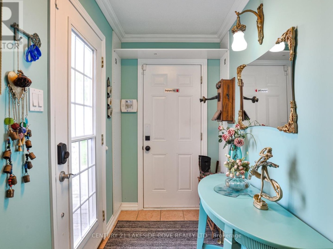 9 PINETREE COURT, 