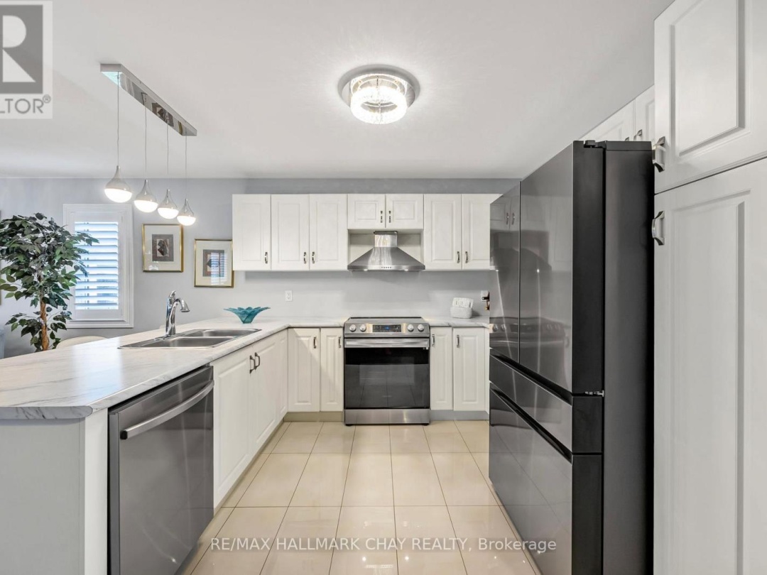 17 SOPHIE LANE S, Ramara (Atherley)