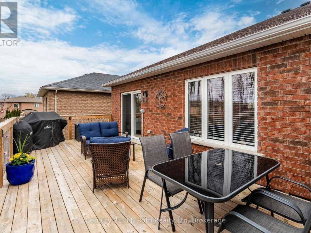 24 HUNTER AVENUE, Tay (Victoria Harbour)