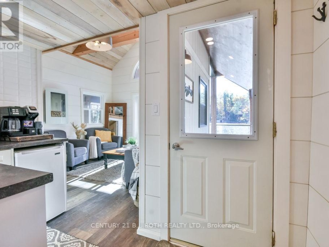 27 SR406 SHORE, Muskoka Lakes (Wood (Muskoka Lakes))