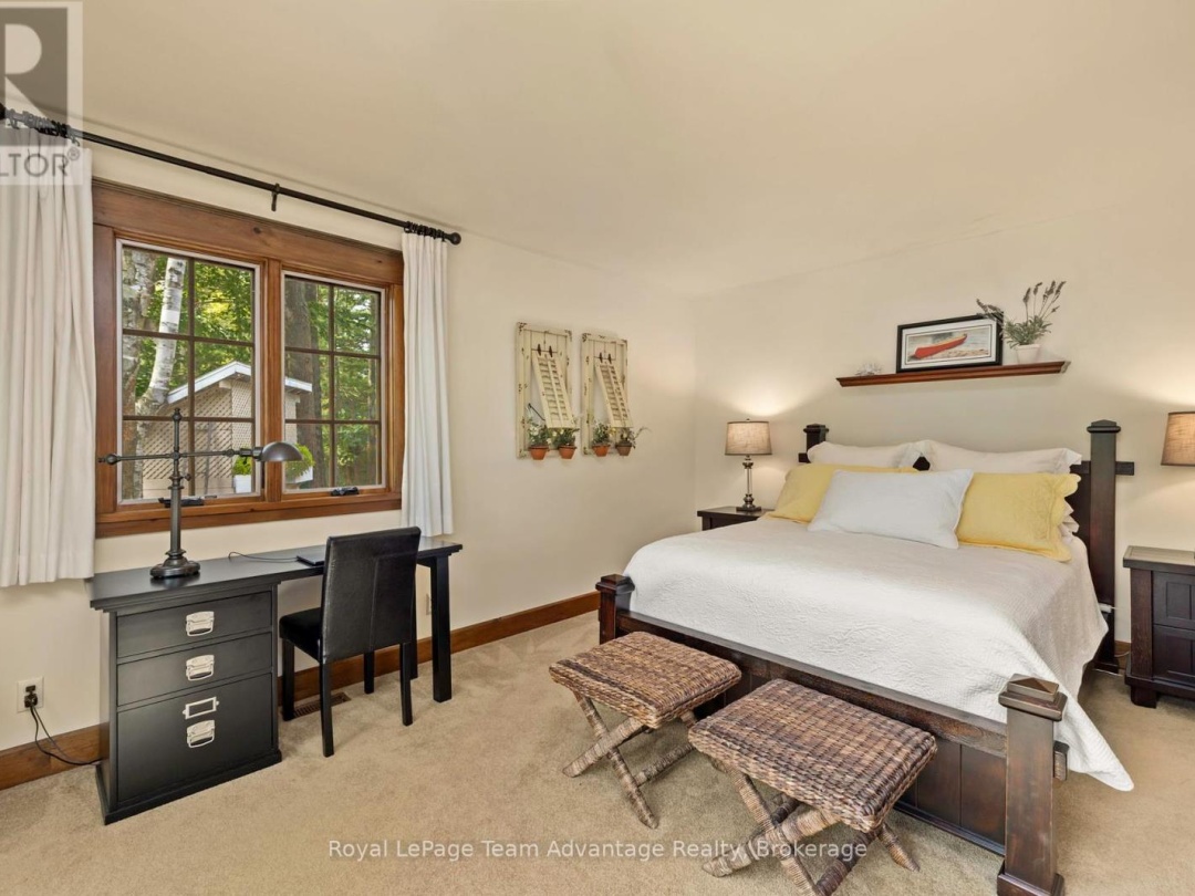 5 FALLINGVIEW TRAIL, 