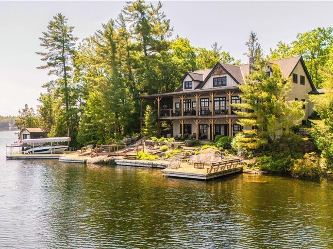 990 HASKETT'S Drive, Six Mile Lake