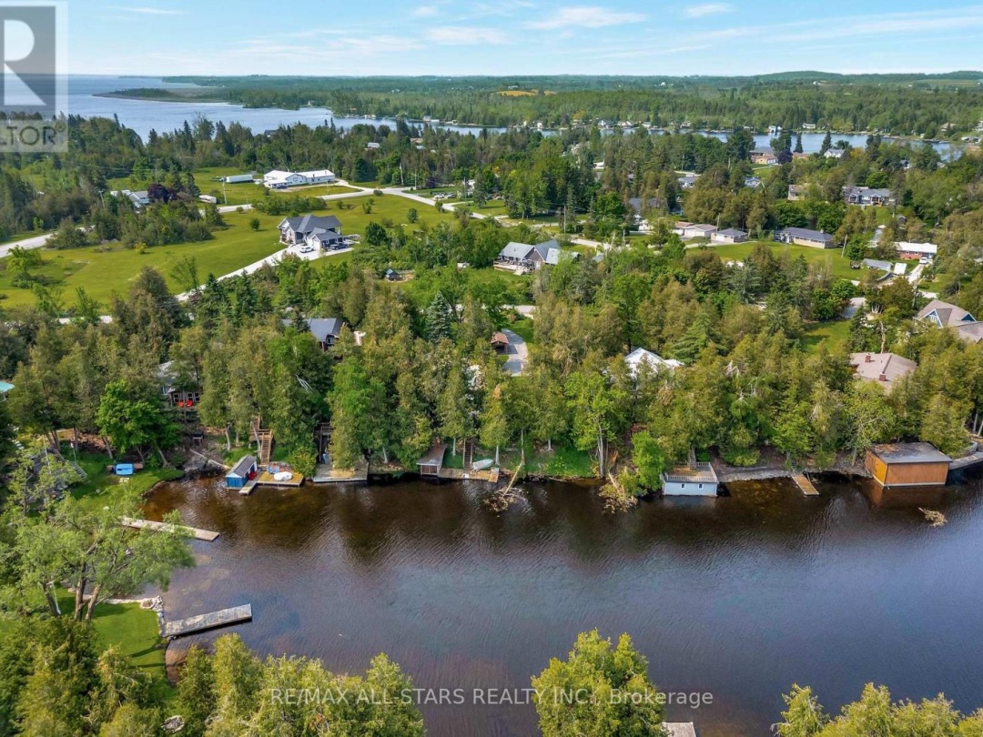 14 WYCHWOOD DRIVE E, Sturgeon Lake