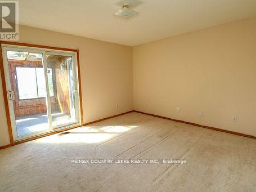 586 ROHALLION ROAD, Canal Lake