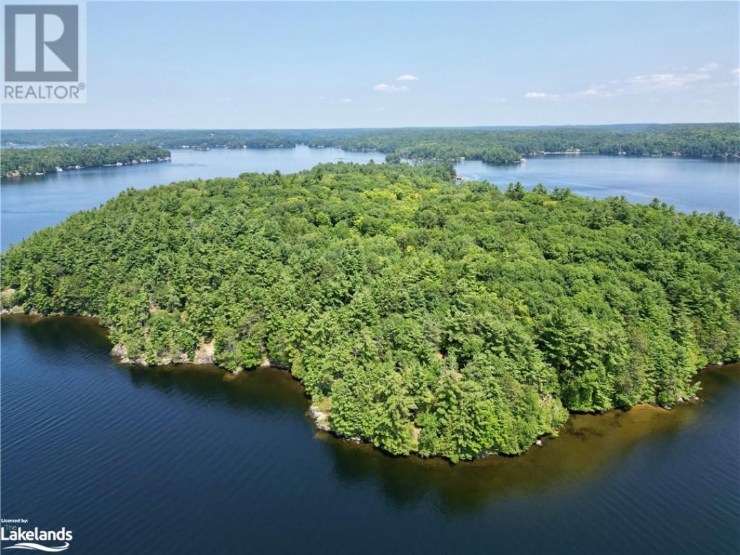 N/A North Bohemia Island, Lake Rosseau