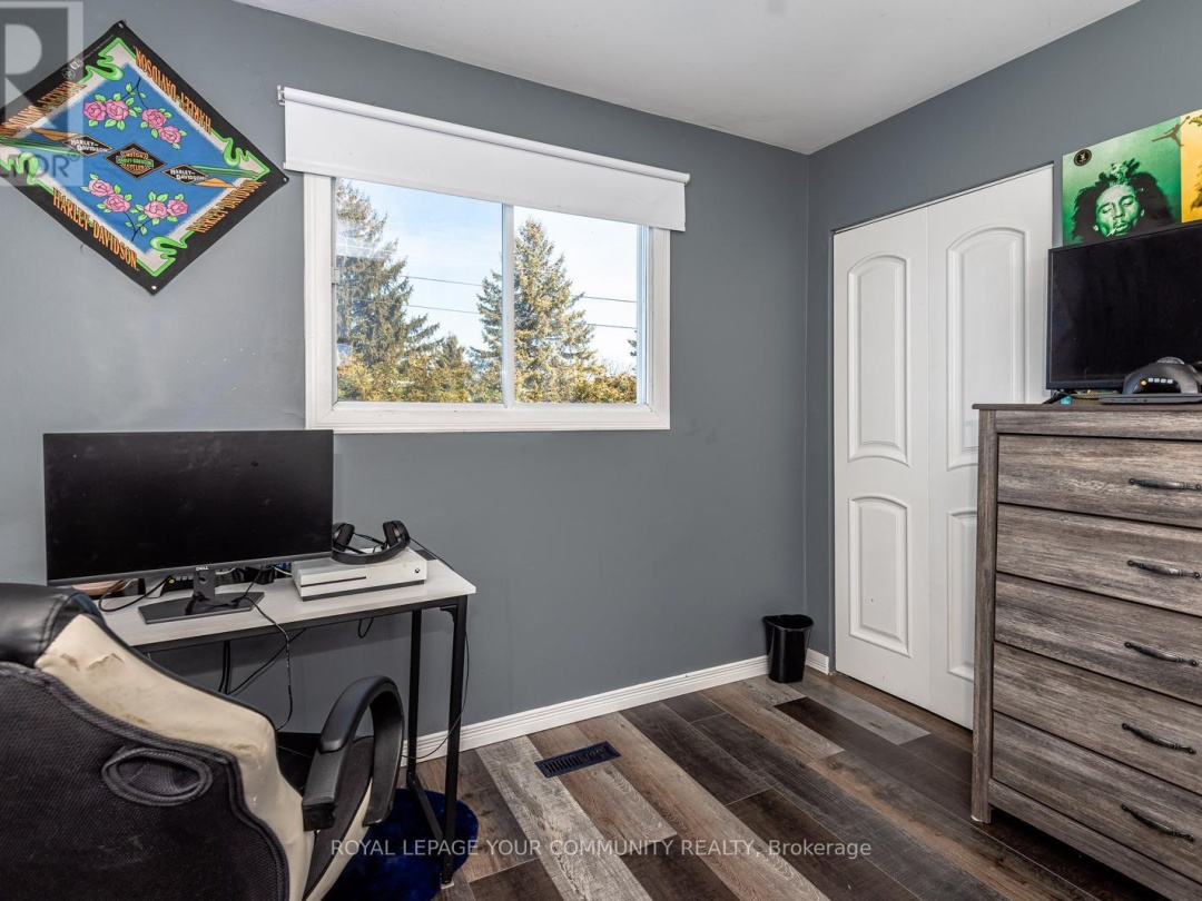 347 LAKELAND CRESCENT, 
